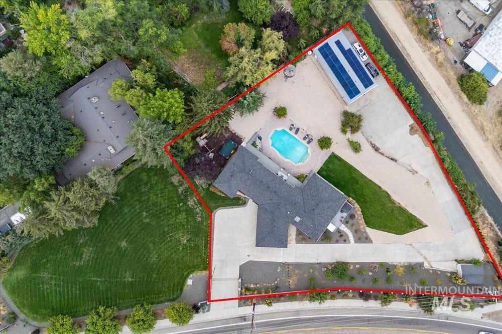 Single Family w/ Acreage - Image 5