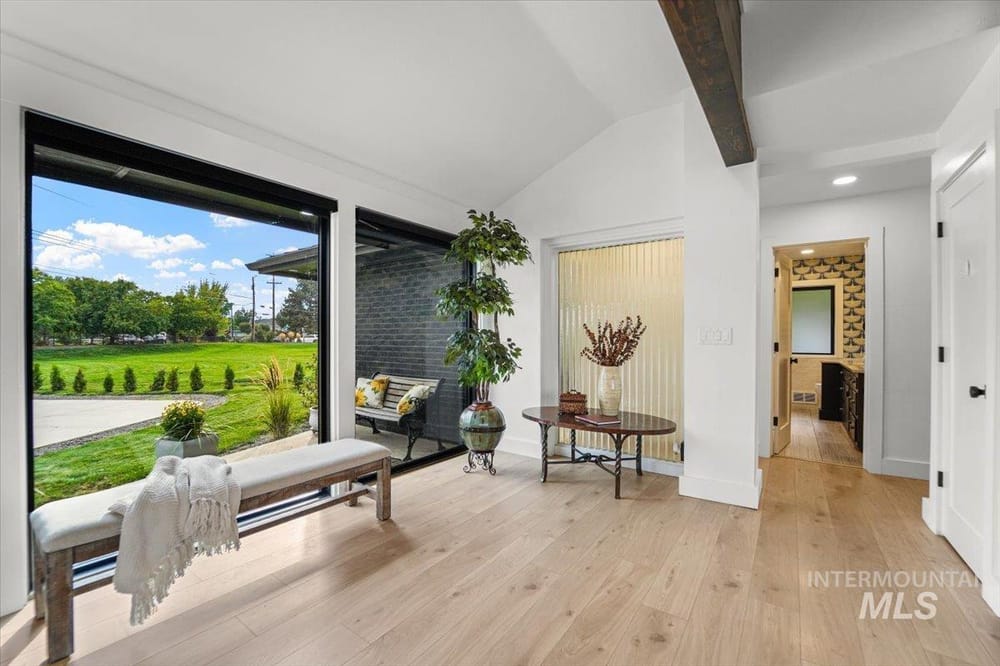 Single Family w/ Acreage - Image 7