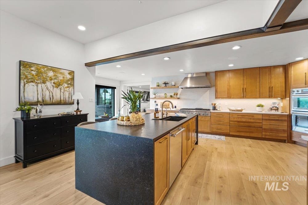 Single Family w/ Acreage - Image 11