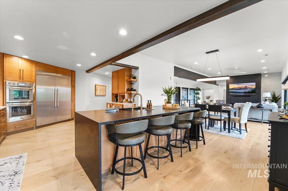 Single Family w/ Acreage - Image 12