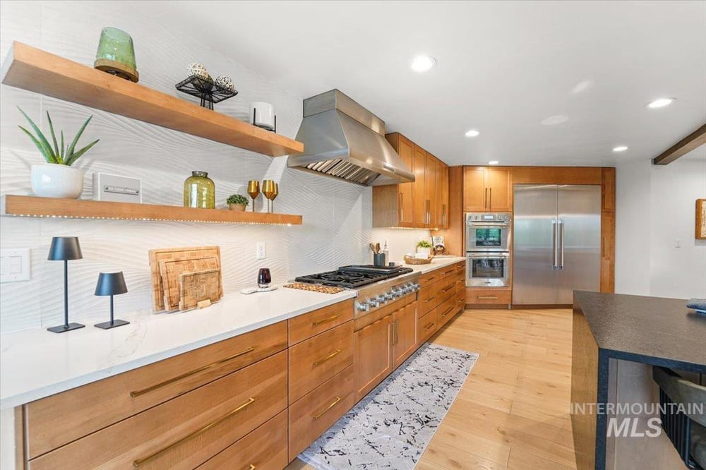 Single Family w/ Acreage - Image 15