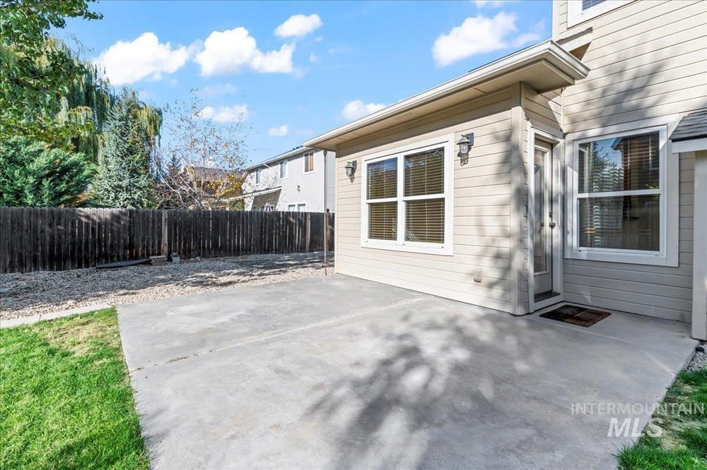 Single family luxury home  - Image 10