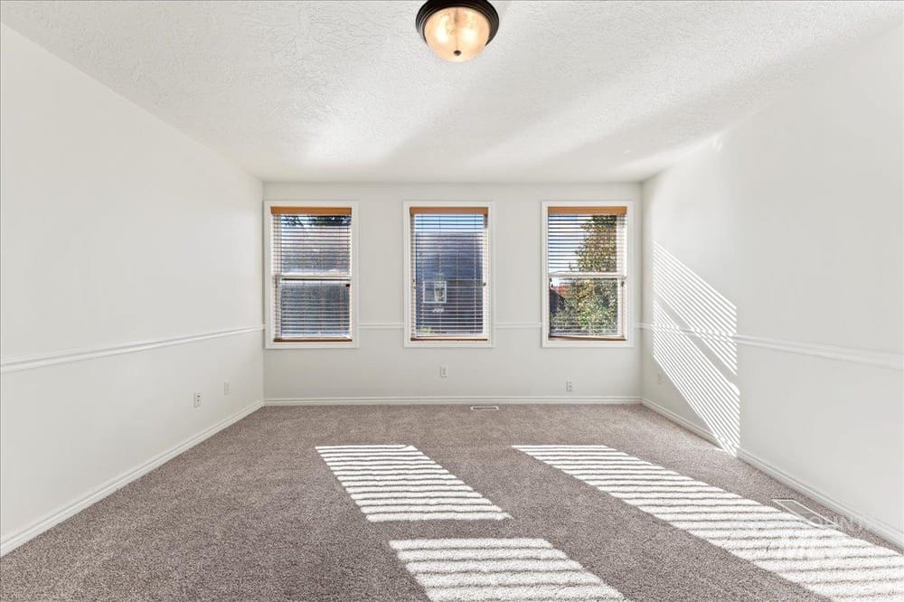 Single family luxury home  - Image 14