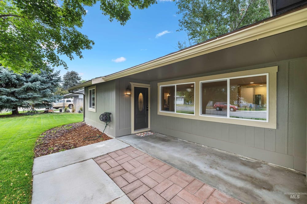 Single family luxury home  - Image 3