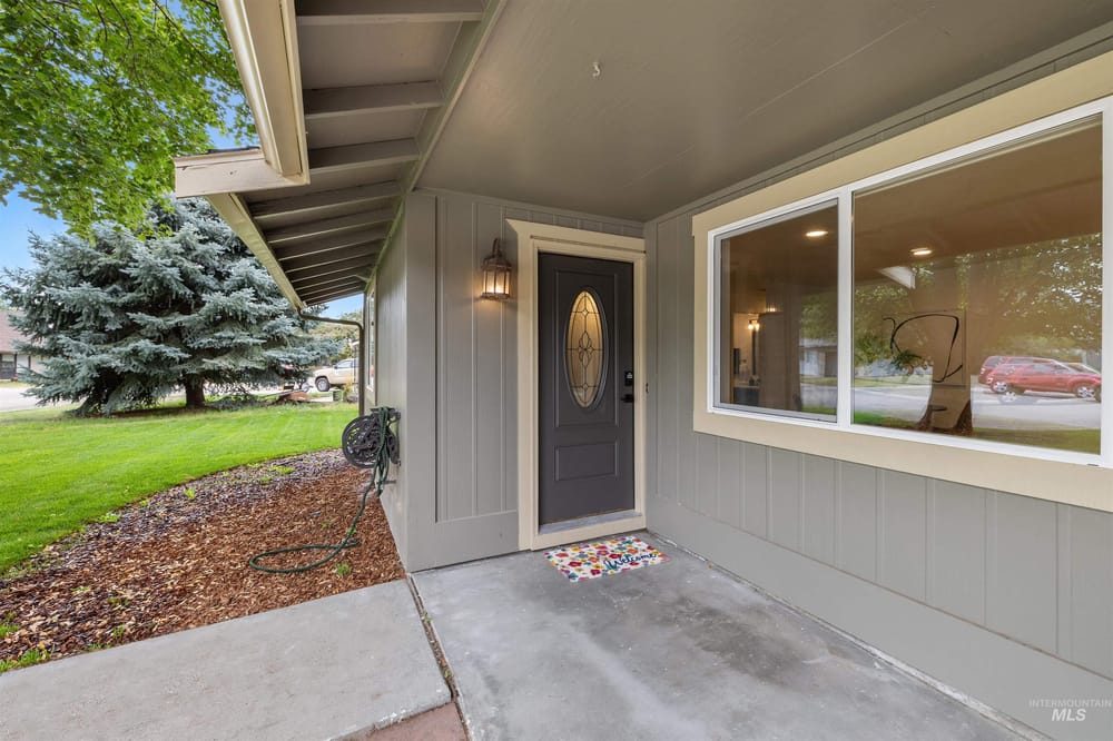 Single family luxury home  - Image 4