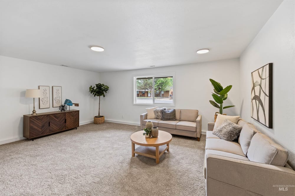 Single family luxury home  - Image 14