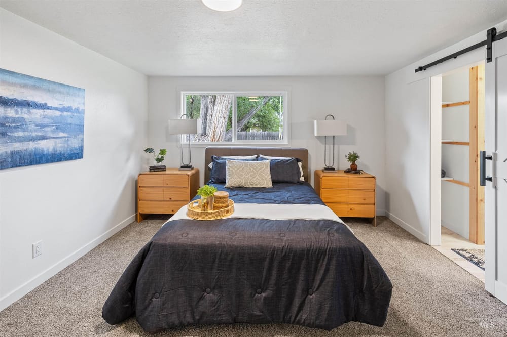 Single family luxury home  - Image 18