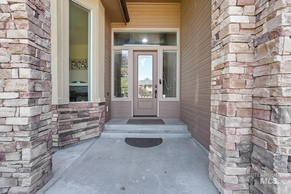 Modern luxury home - Image 2