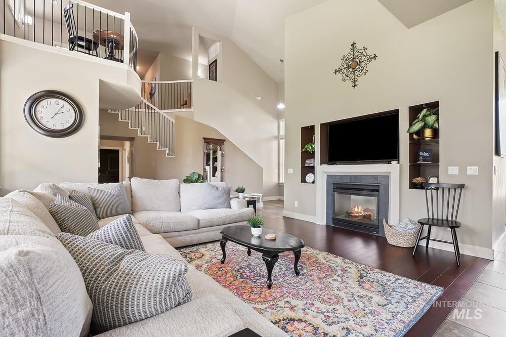 Modern luxury home - Image 8