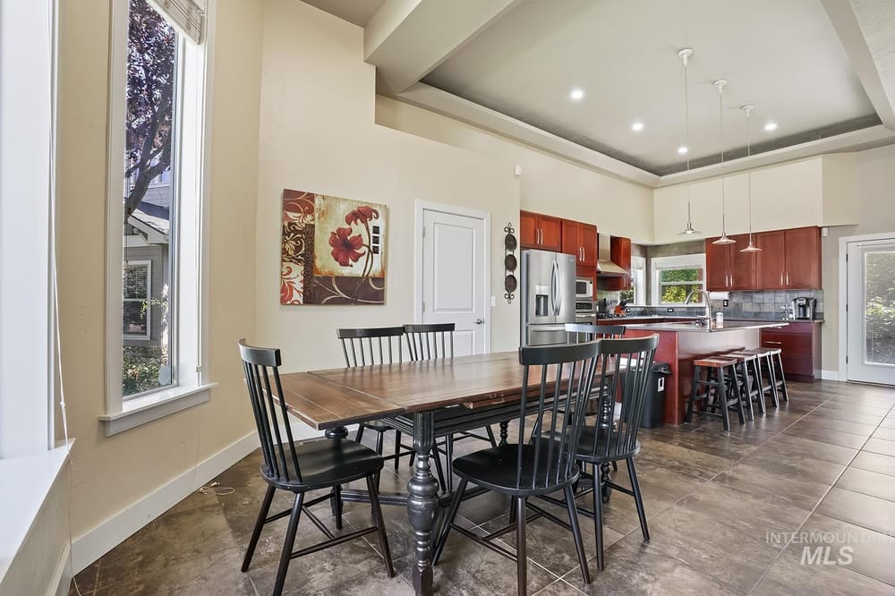 Modern luxury home - Image 17