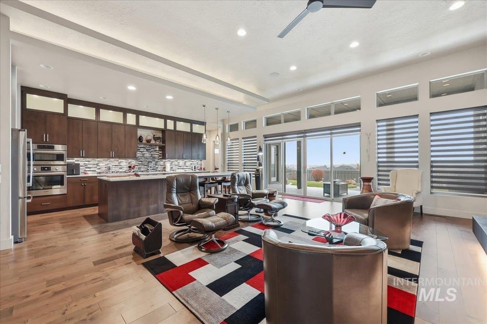 Modern luxury family residence  - Image 8