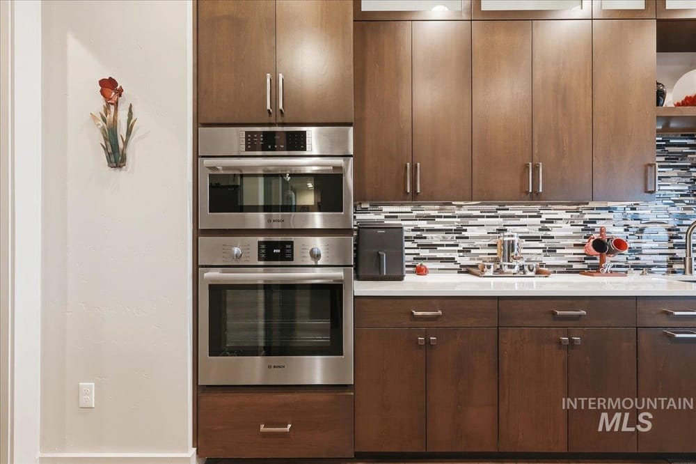 Modern luxury family residence  - Image 16