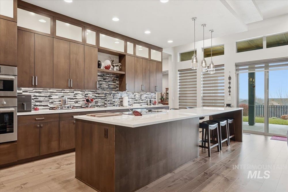 Modern luxury family residence  - Image 17