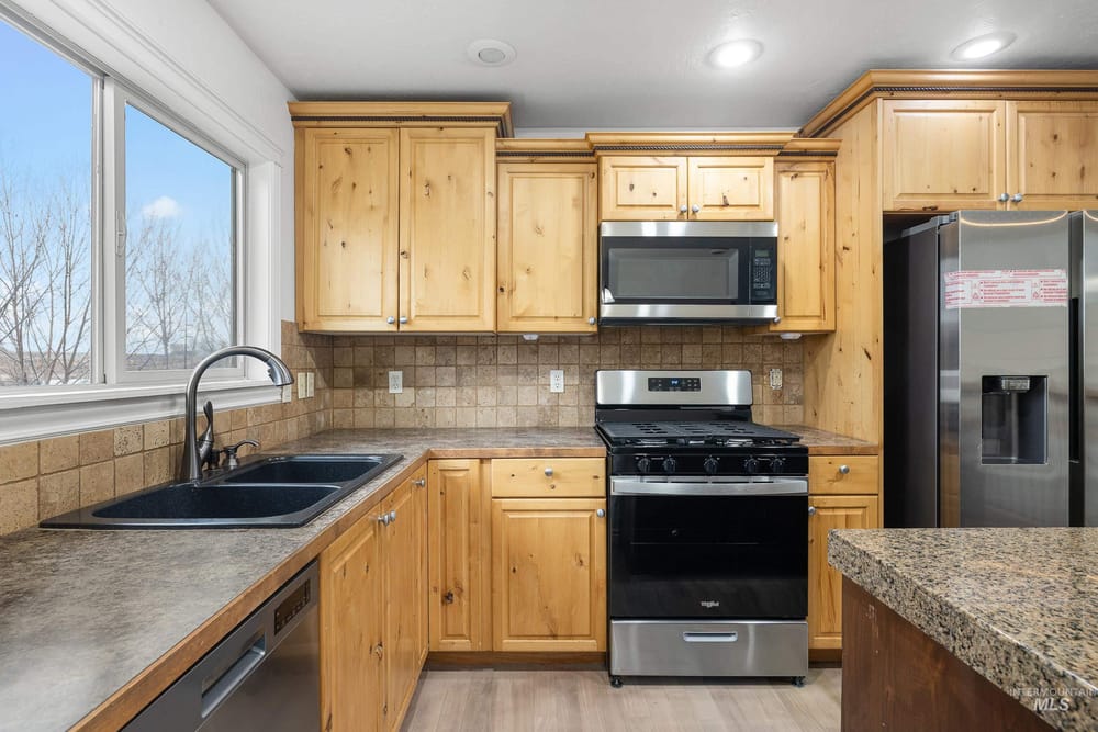 Single family residence  - Image 7