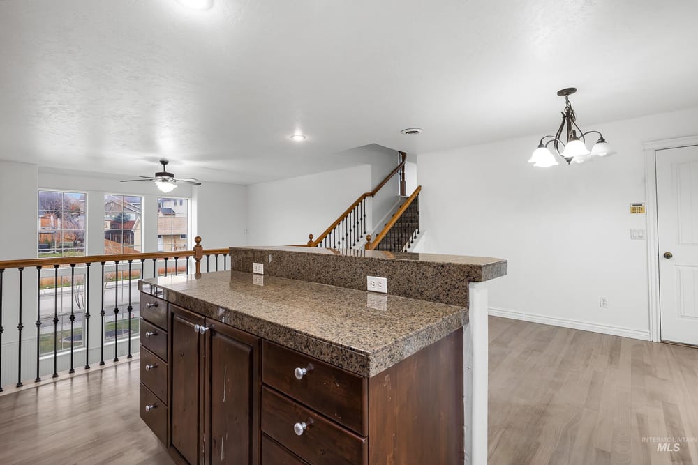 Single family residence  - Image 8