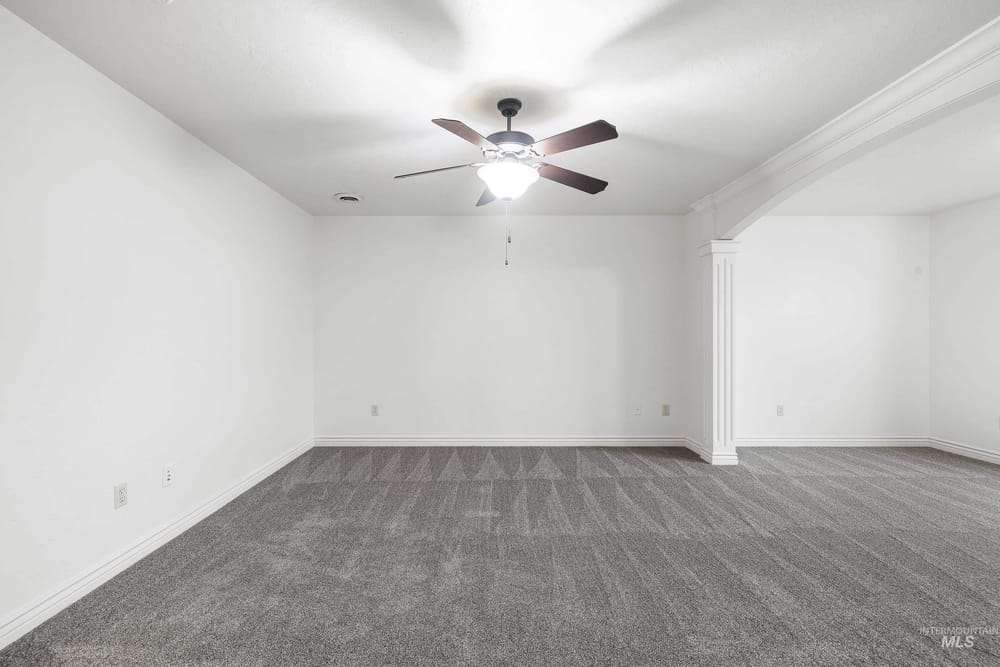 Single family residence  - Image 13