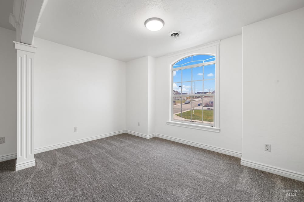 Single family residence  - Image 14