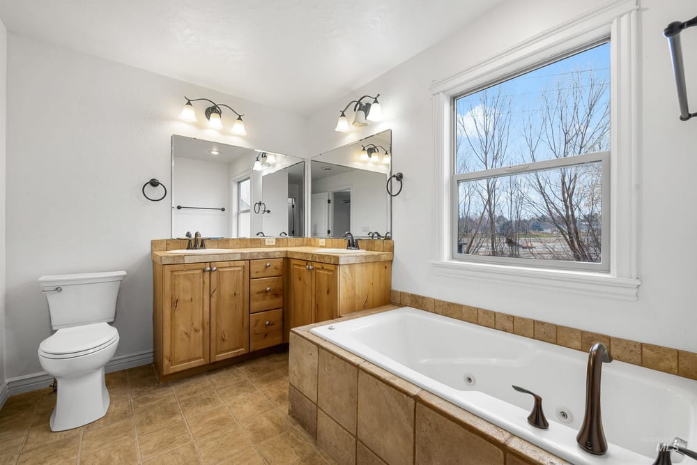 Single family residence  - Image 16