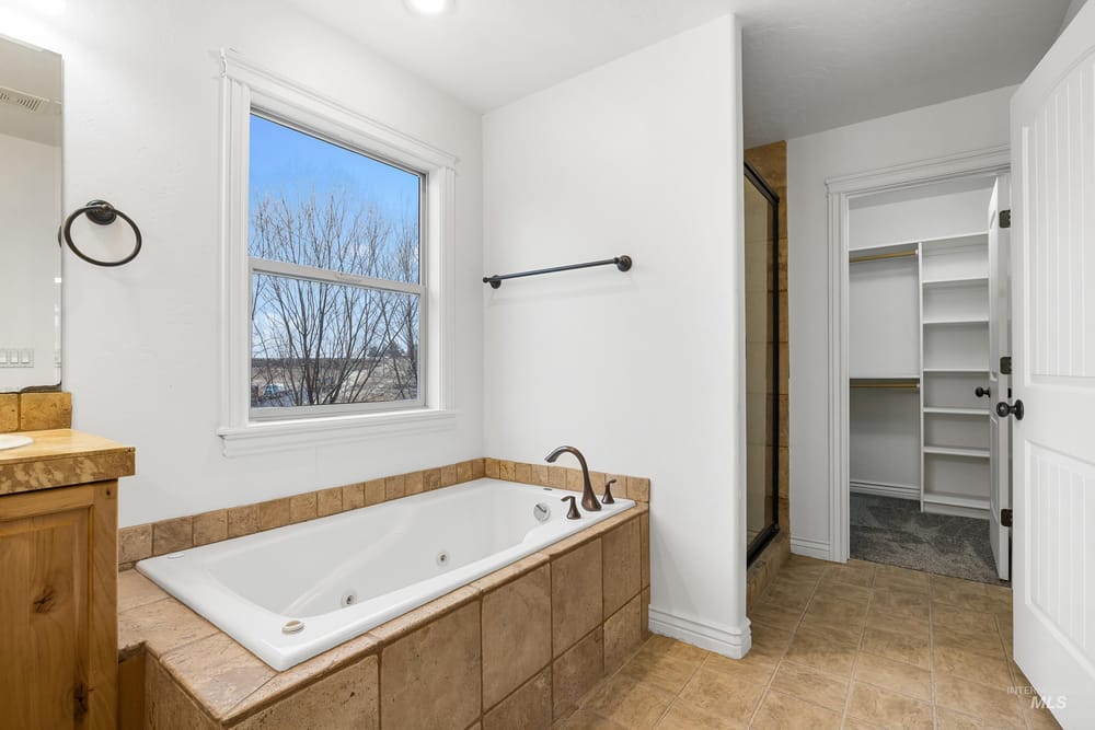 Single family residence  - Image 19