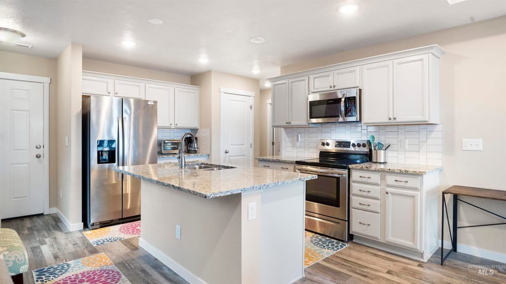 Single family residence  - Image 4