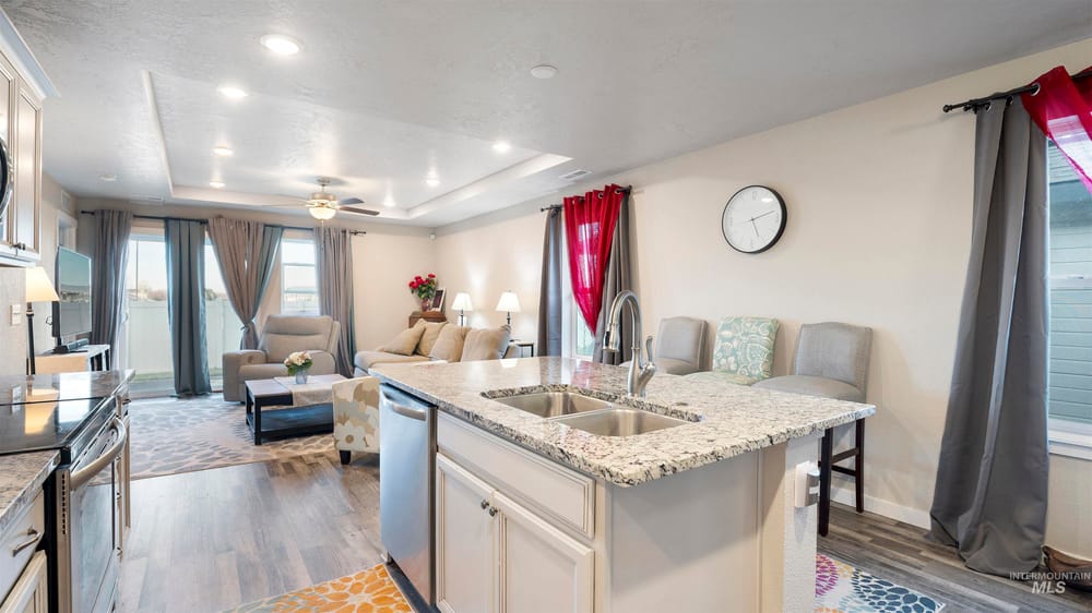 Single family residence  - Image 8