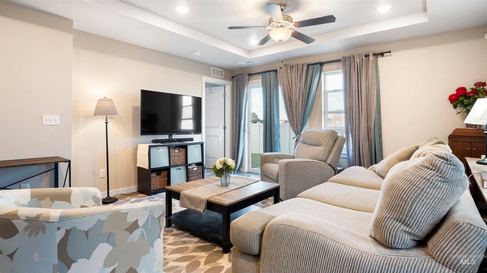 Single family residence  - Image 10