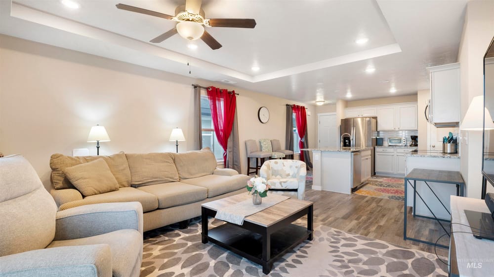 Single family residence  - Image 11