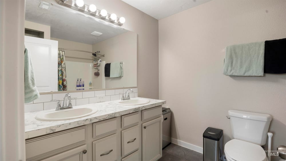 Single family residence  - Image 14