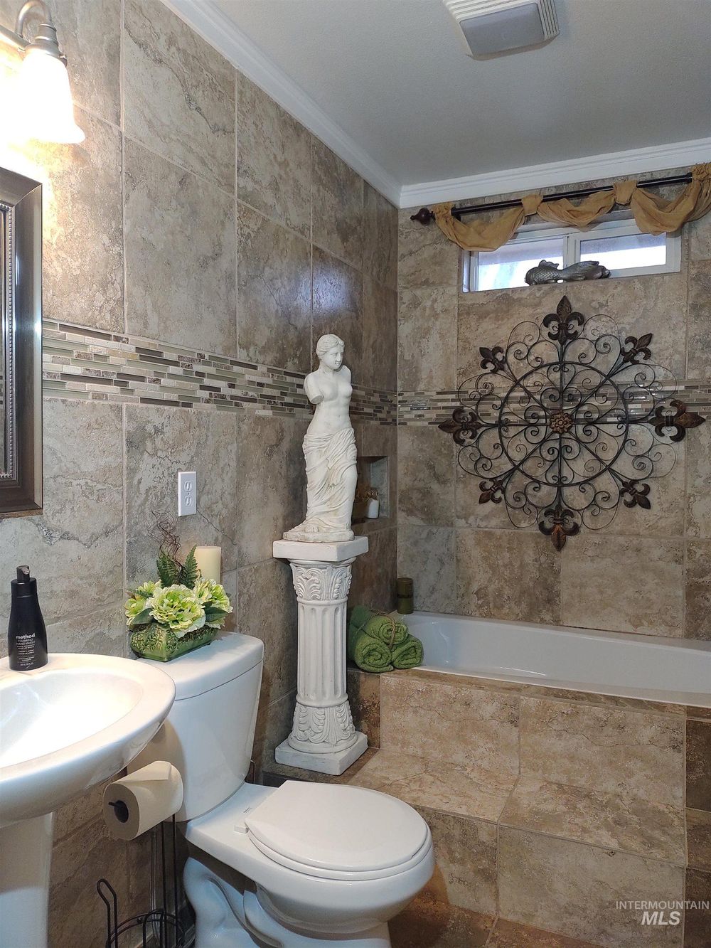 Family residential home  - Image 19