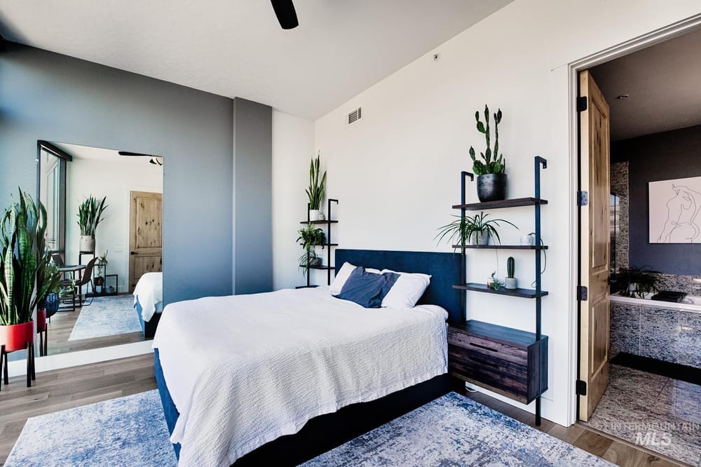 Luxury family residence  - Image 13