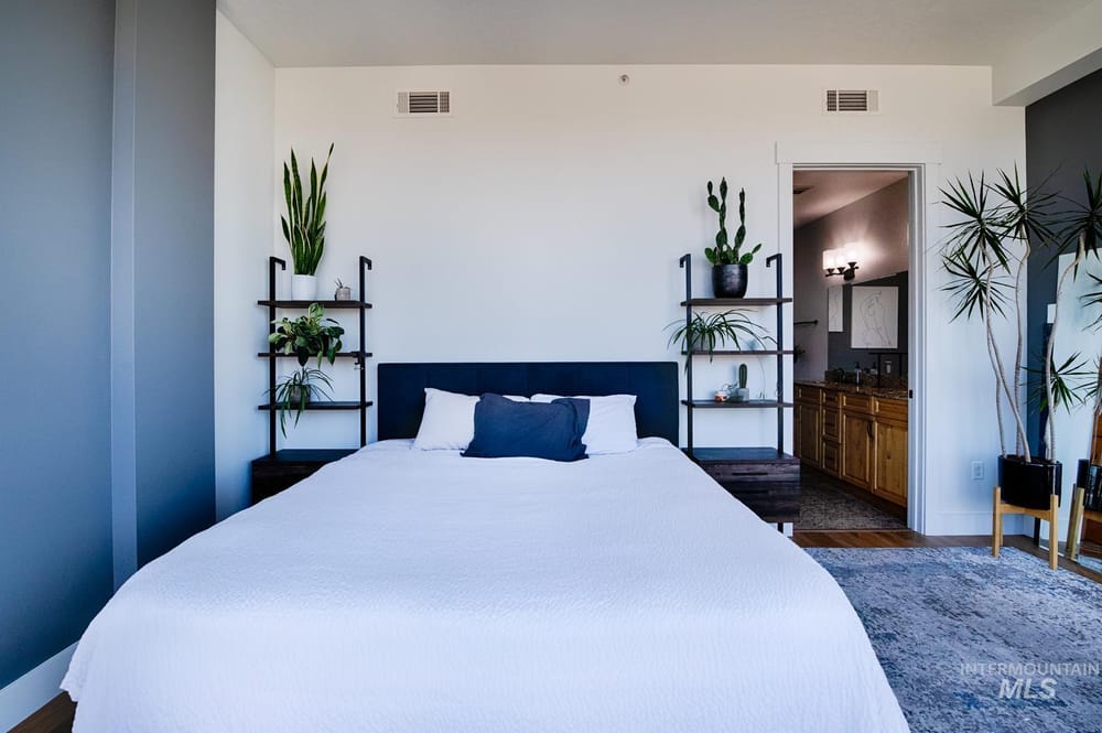 Luxury family residence  - Image 14