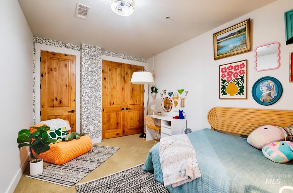 Luxury family residence  - Image 17