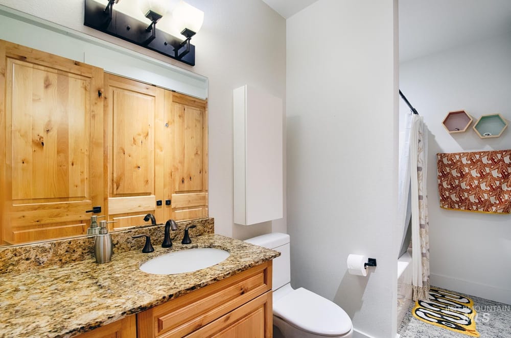 Luxury family residence  - Image 20